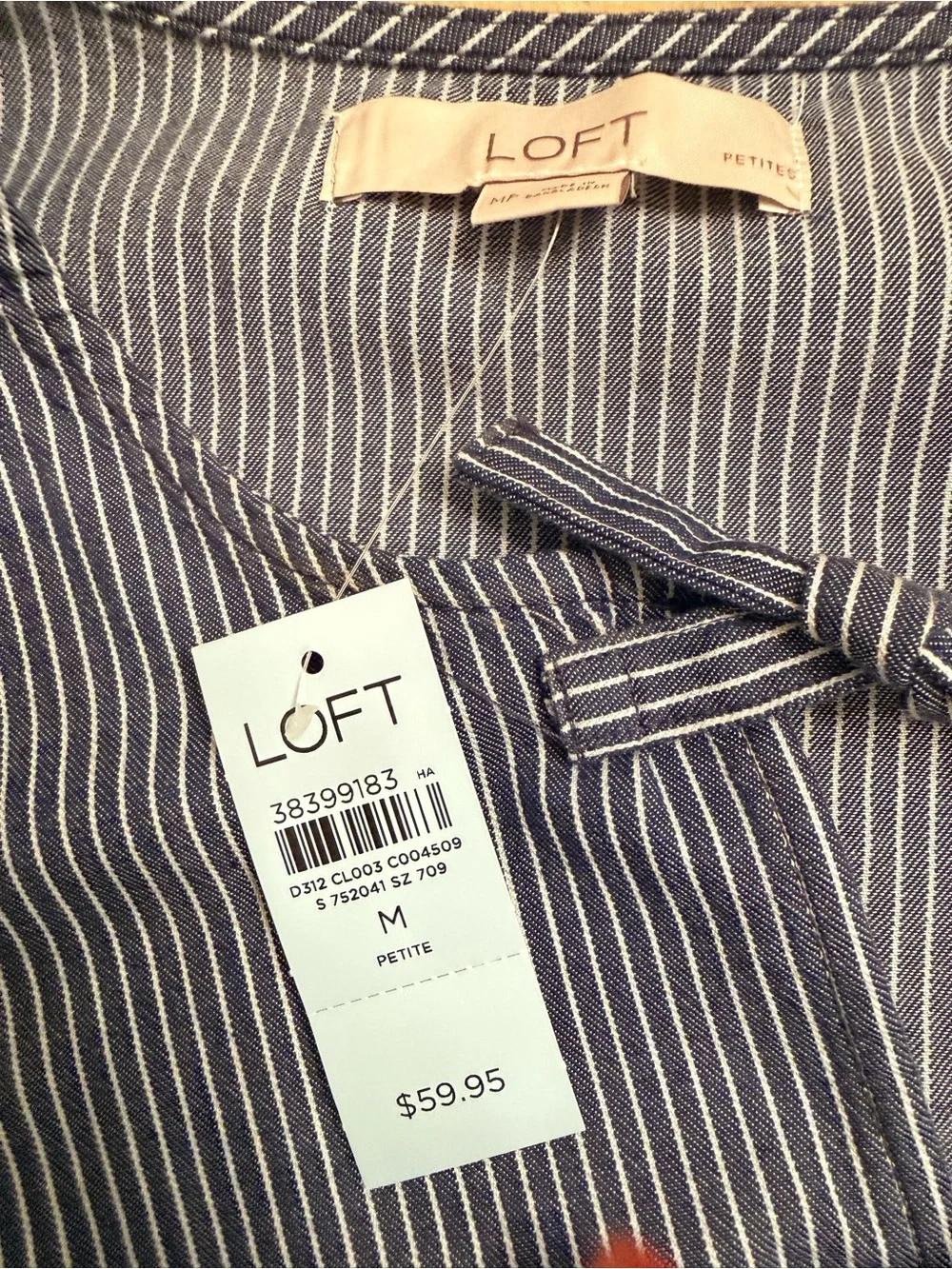 NWT! LOFT Women’s Navy Striped Tie-Front Short Sleeve Top. Medium petite